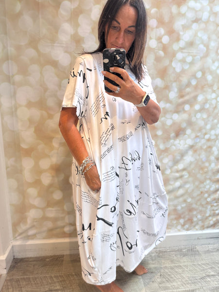 ID Calligraphy Monchrome Dress