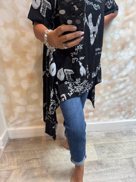 ID Calligraphy Monchrome Tunic