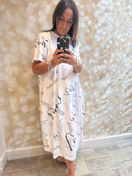 ID Calligraphy Monchrome Dress